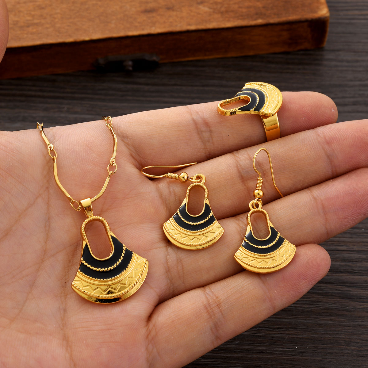 Women Accessories Png - Fashion PNG Gold Color Jewelry Set