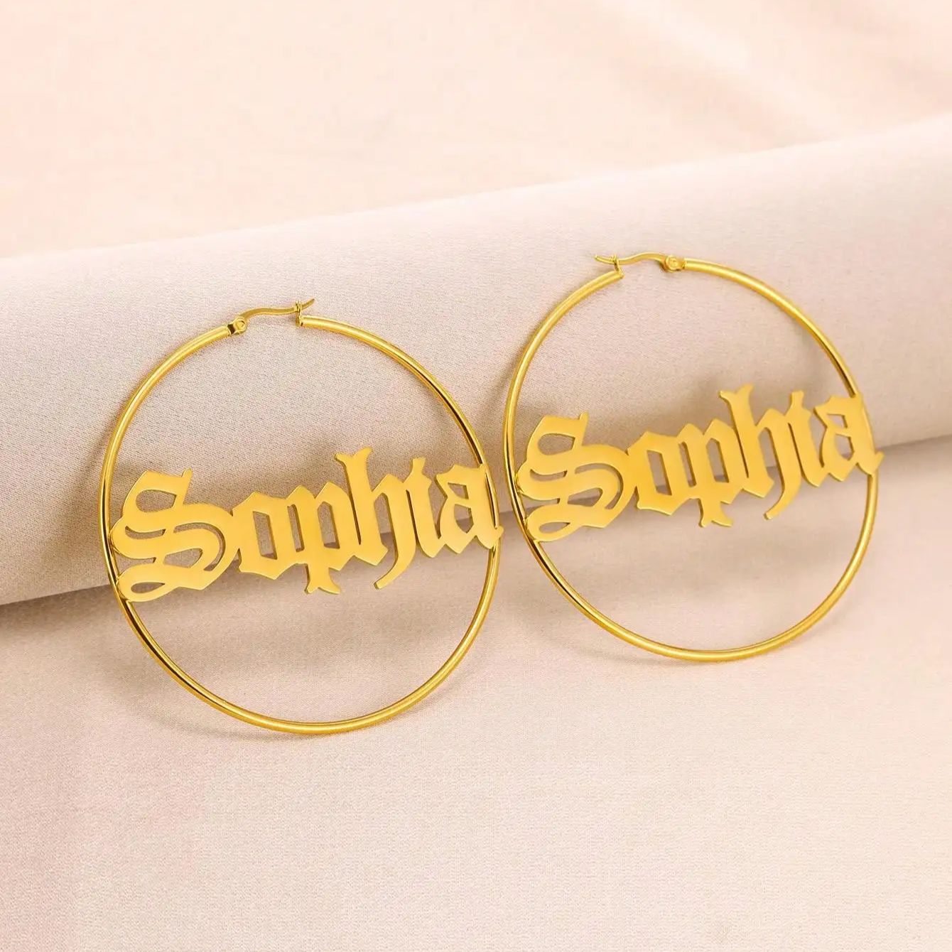 Custom Old English Name Hoop E - đánh giá và giá Women Accessories Name In English