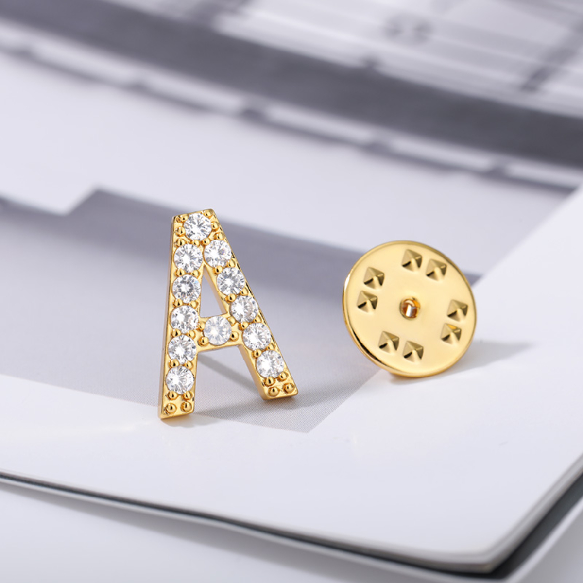 Shiny Zircon Letter Brooches F - đánh giá và giá Women Accessories Name In English